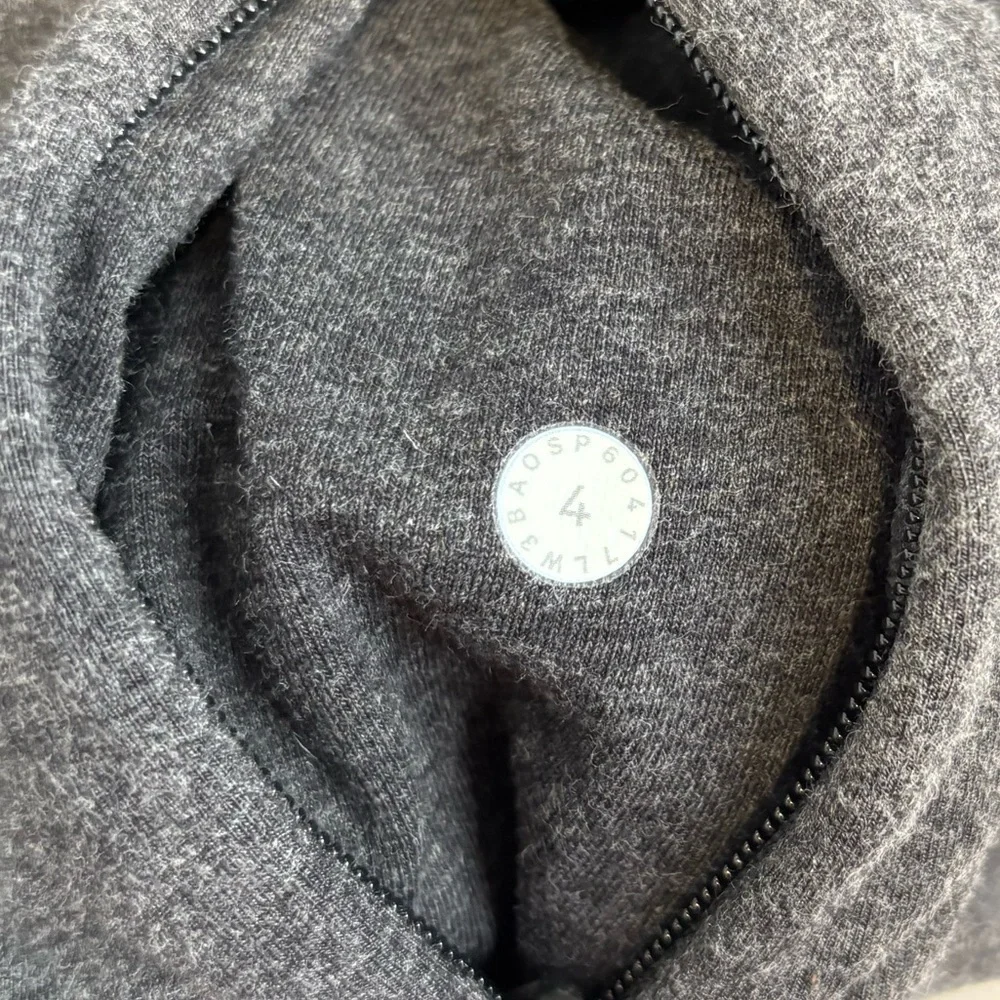 Lululemon Twisted & Tucked Long Sleeve pullover shirt size 4